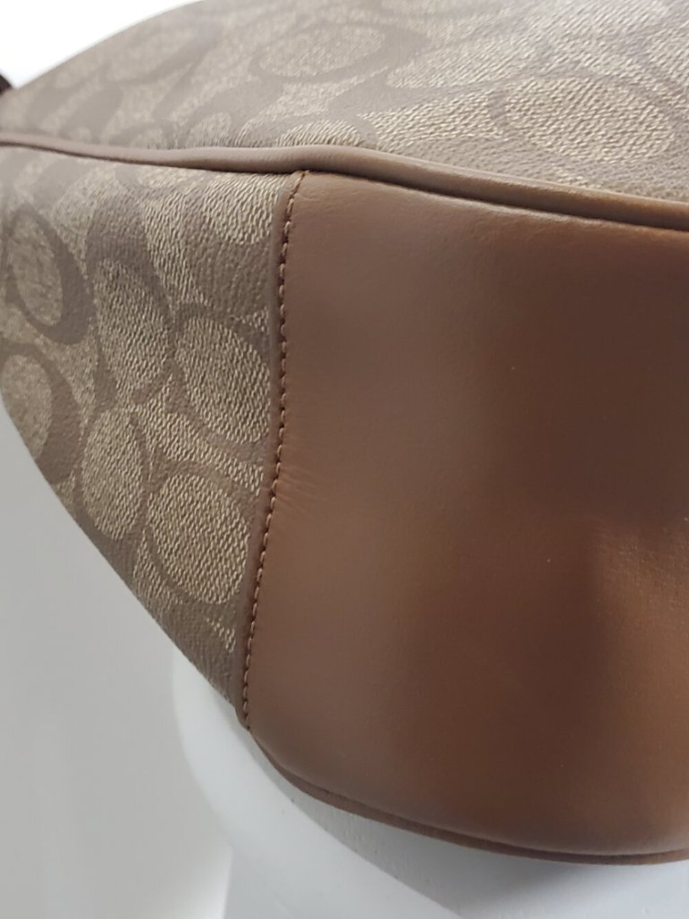 27. Coach Brown Signature Logo Zip Top Shoulder Bag Gold Hardware Inner Pockets - Picture 6 of 8